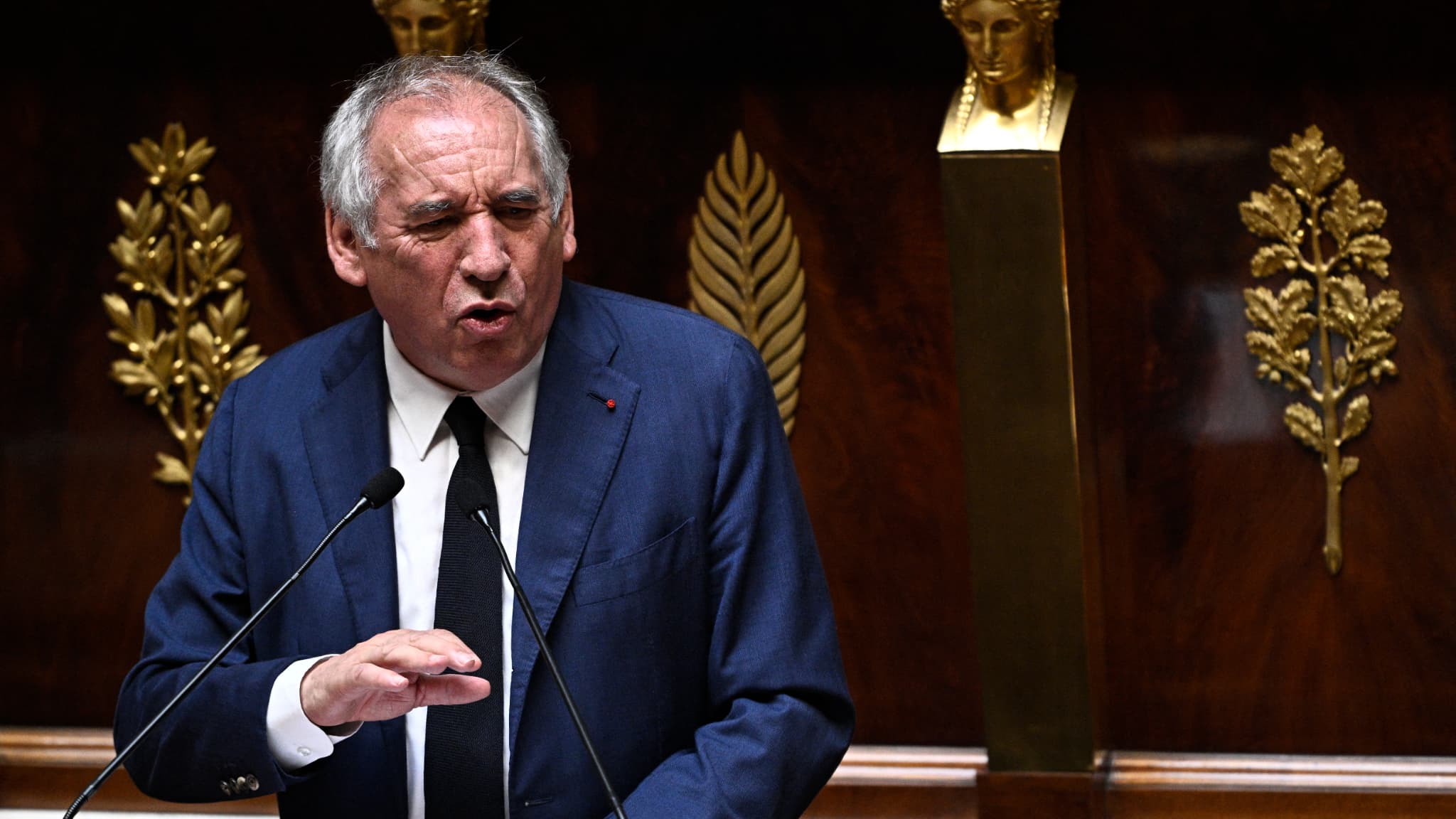 "INÉLUCTABLE" OU À ÉVITER À TOUT PRIX? LES FORCES POLITIQUES DIVISÉES FACE À UNE ÉVENTUELLE NOUVELLE DISSOLUTION
