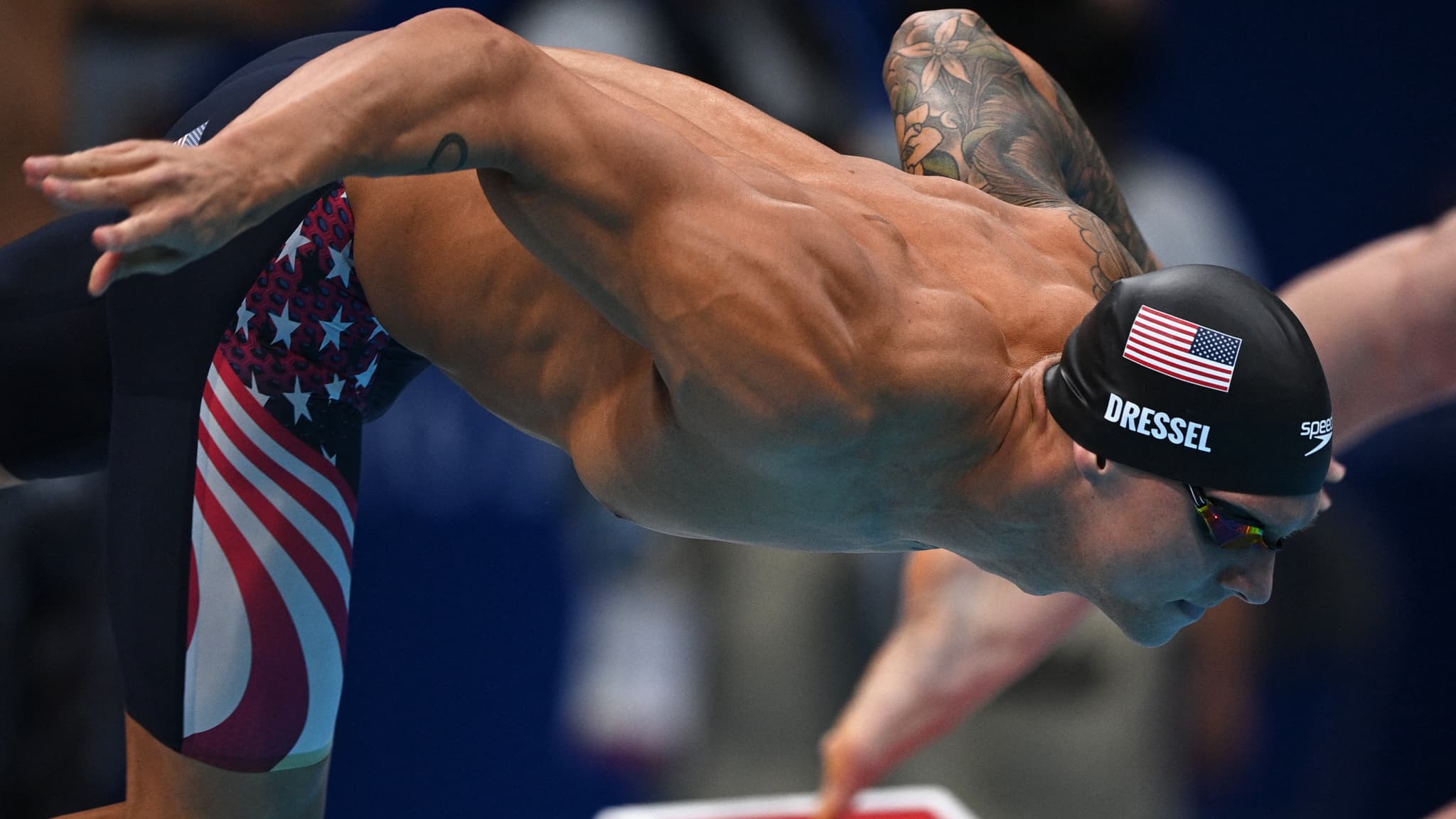Caeleb Dressel lance l'équipe américaine en finale du relais 4x100 mètres nage libre aux JO de Tokyo en août 2021