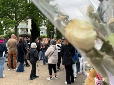 La marche en blanche qui s'est tenue ce jeudi 2 mai 2024 en hommage à Madeline, morte après un malaise cardiaque lors du confinement de son collège en marge de l'attaque au couteau à Souffelweyersheim le 18 avril. 