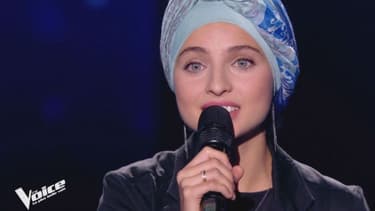 Mennel Ibtissem sur le plateau de "The Voice"