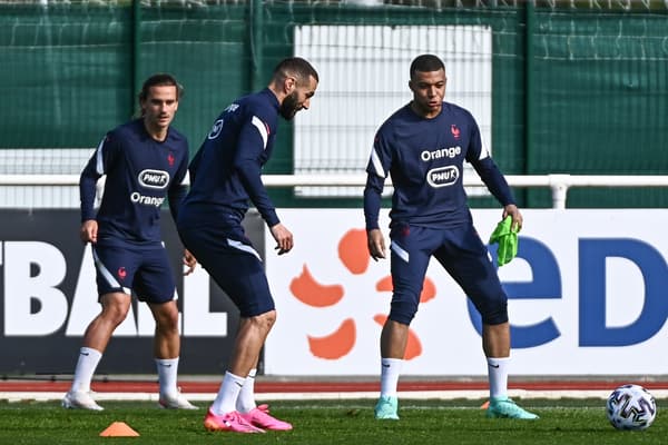 Karim Benzema, Antoine Griezmann et Kylian Mbappé avec l'équipe de France