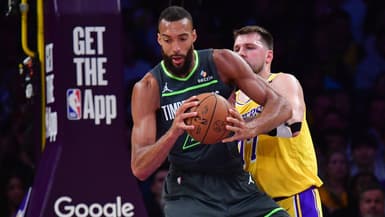 Rudy Gobert au duel avec Luka Doncic lors du match LA Lakers-Minnesota (96-103, NBA), le 30 avril 2025