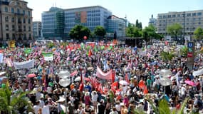 Les manifestants défilent contre le G7, à Munich le 4 juin. 
