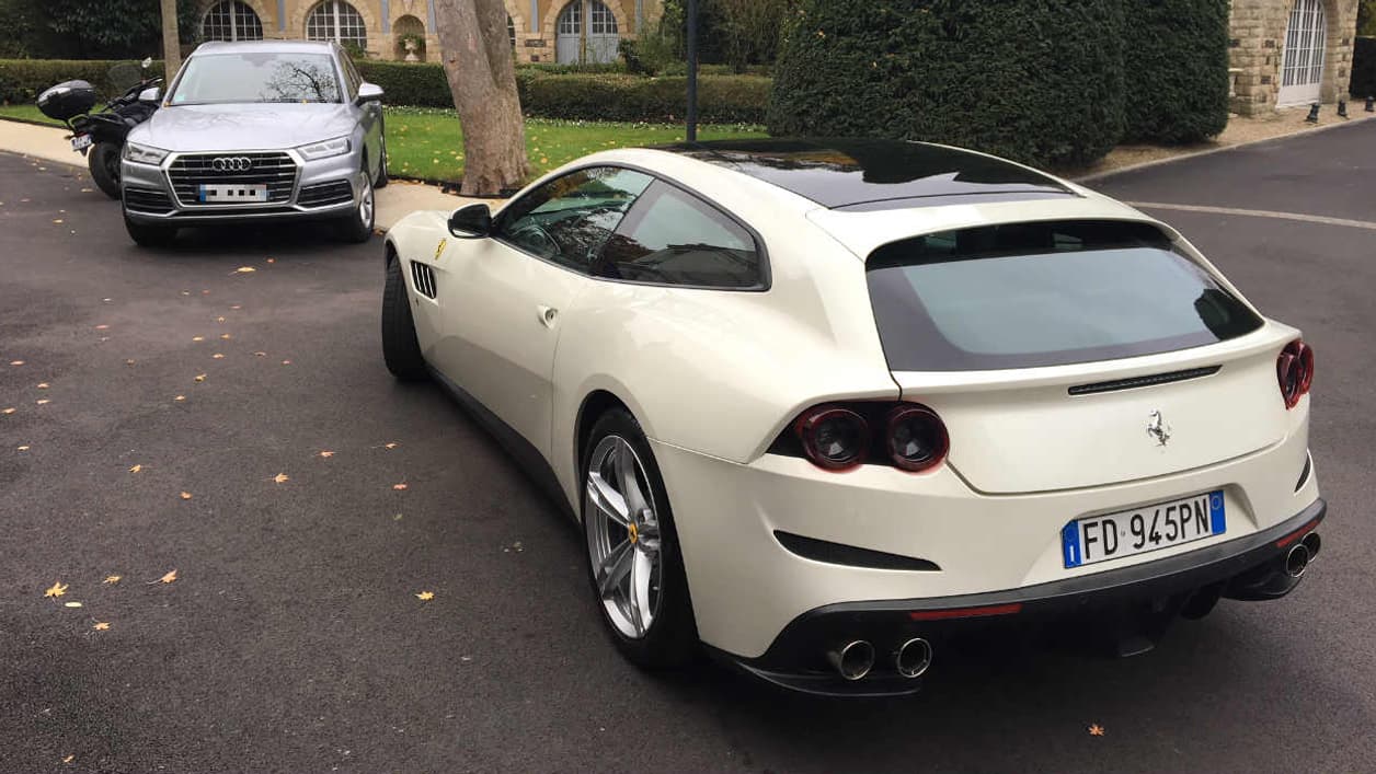 Ferrari n'a pas encore cédé aux charmes du SUV. Pour combler ceux qui ne veulent pas qu'une sportive, la marque italienne a créé ce coupé 2+2 au look de break de chasse. Ferrari n'a pas encore cédé aux charmes du SUV. Pour combler ceux qui ne veulent pas qu'une sportive, la marque italienne a créé ce coupé 2+2 au look de break de chasse.