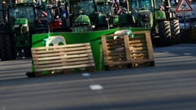 Des agriculteurs manifestent à Chilly-Mazarin, dans l'Essonne, le 31 janvier 2024