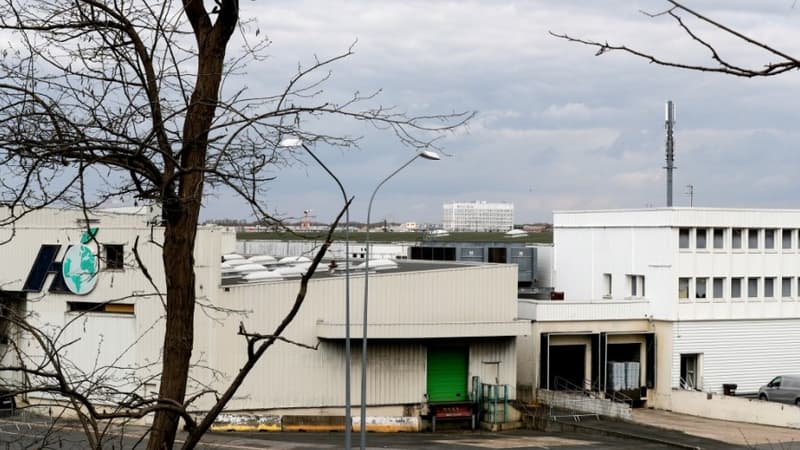 La morgue installée dans un hall du marché de Rungis le 3 avril 2020 