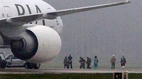 Un avion de ligne pakistanais ralliant Toronto à Karachi avec 273 personnes à bord s'est dérouté samedi sur Stockholm à la suite d'une fausse alerte à la bombe. La police suédoise a arrêté un passager canadien suspect avant de le relâcher faute d'éléments