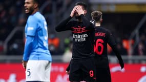 Olivier Giroud dépité lors de la défaite de Milan contre Naples