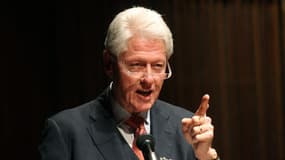 Bill Clinton a lancé un vibrant appel à la réélection de Barack Obama alors qu'il participait pour la première fois depuis le début de la campagne 2012 à une levée de fonds au côté de son successeur démocrate à la Maison blanche. "Barack Obama mérite d'êt