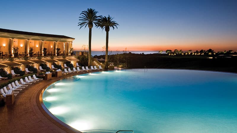 La grande piscine circulaire du Pelican Hill de Newport Beach