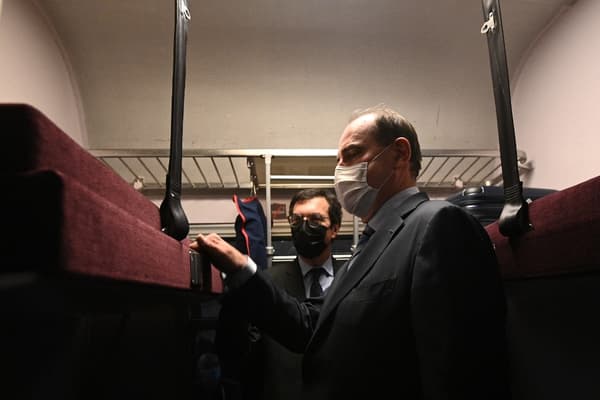 Jean Castex à bord du train de nuit Paris-Nice, le 20 mai 2021.