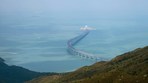 Une section du pont vue depuis l'île de Lantau à Hong Kong, le 7 octobre 2018