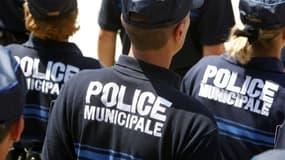 Nice va expérimenter la présence de policiers non-armés dans les écoles
