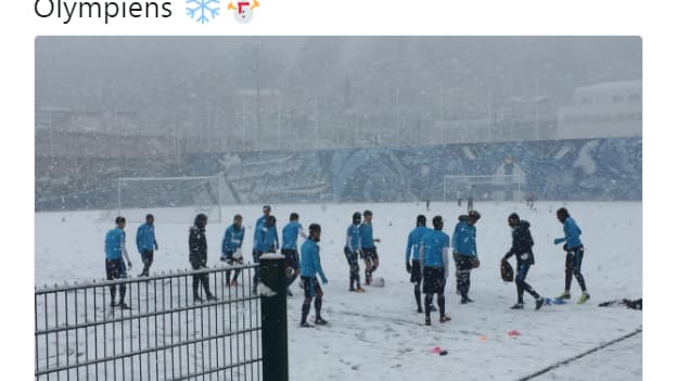 OM: un entraînement sous la neige pour les Marseillais