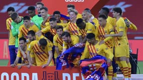 Les joueurs du Barça victorieux en finale de la Coupe du Roi, le 17 avril 2021