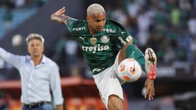 Rencontre riche en émotions pour Deyverson, en finale de la Copa Libertadores.