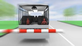 Millas: une collégienne assise au premier rang du car affirme que la barrière était baissée