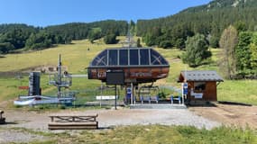 Un télésiège de la station du Seignus à Allos