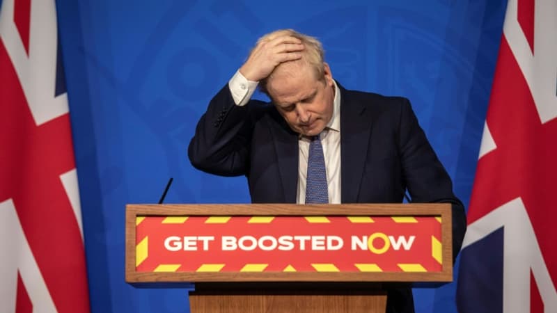 Boris Johnson reconnait sa participation à une fête durant le confinement et présente ses "excuses"