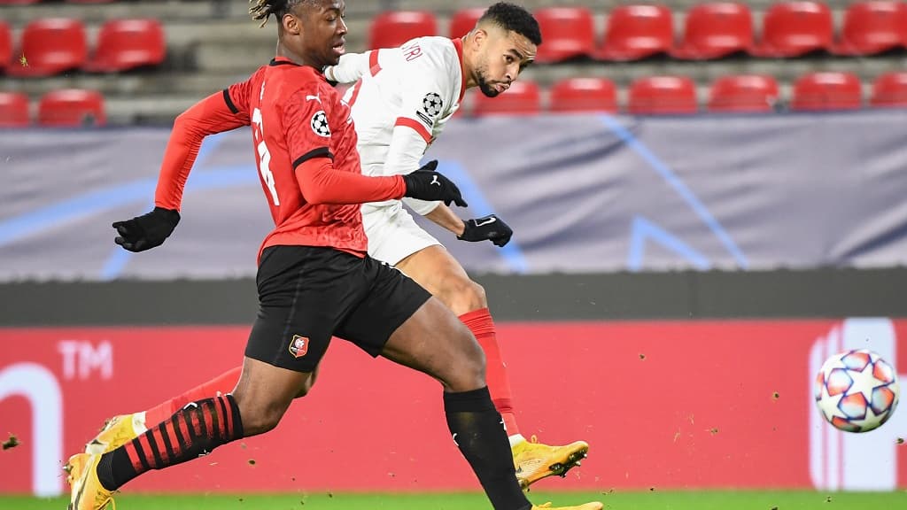 Youssef En-Nesyri face à Brandon Soppy