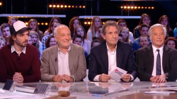 Jean-Jacques Bourdin recevant la question du Grand Journal de Canal + pour Manuel Valls, le 8 avril 2014