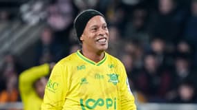 Ronaldinho pendant un match caritatif en novembre 2024