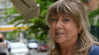 Marie-France, une expatriée française qui s'organise pour aider les autres à résister à la crise.