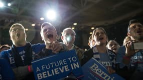 Des jeunes supporters de Bernie Sanders lors d'un meeting à l'University du New Hampshire, le 8 février 2016.