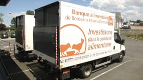 Un camion de la banque alimentaire de Bordeaux et de la Gironde.