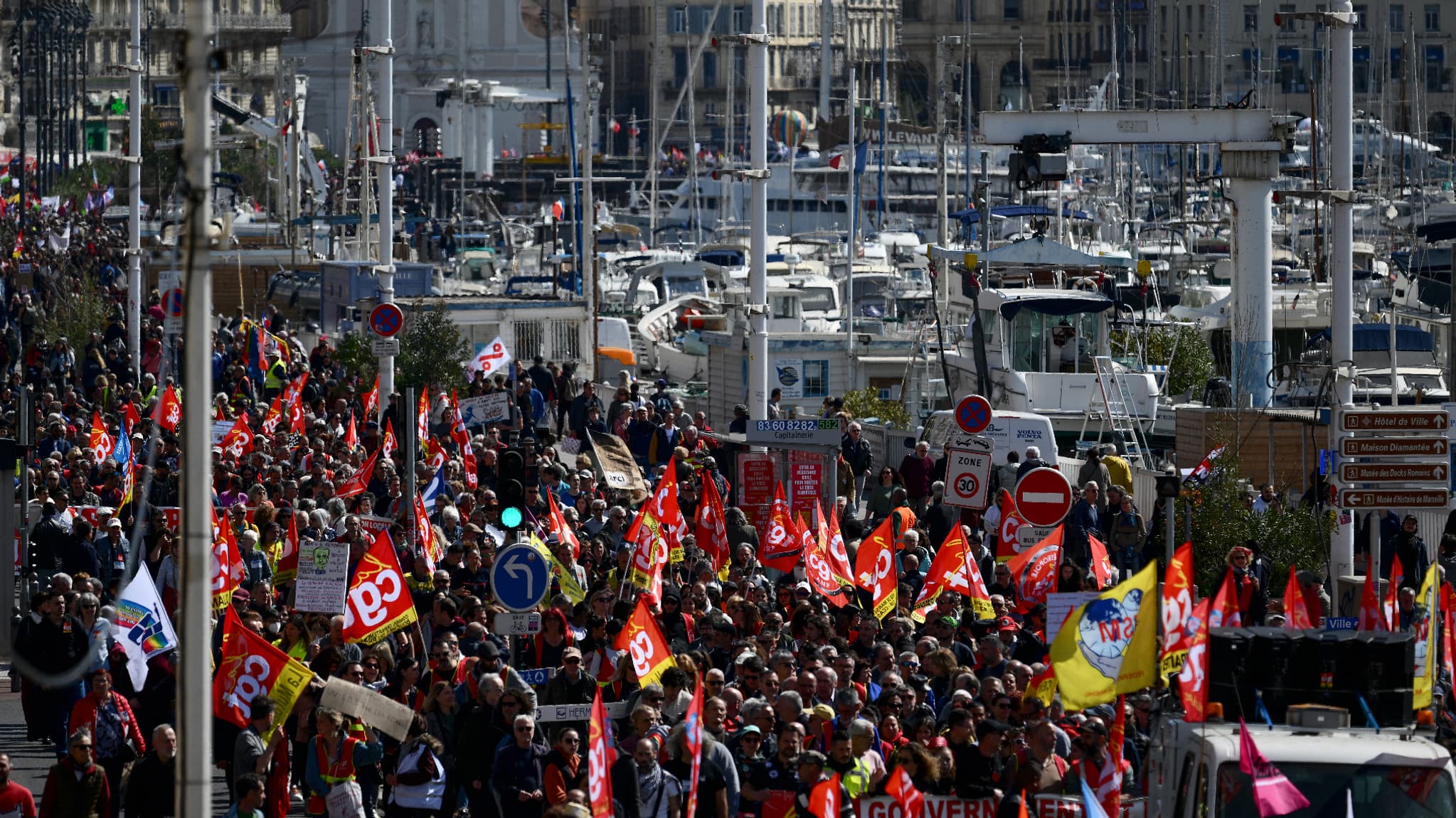 Des manifestants lors de la 11e journée d'action nationale à Marseille, le 6 avril 2023.