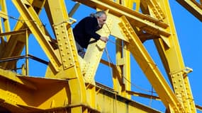 Le père de famille est réfugié depuis vendredi en haut d'une grue.