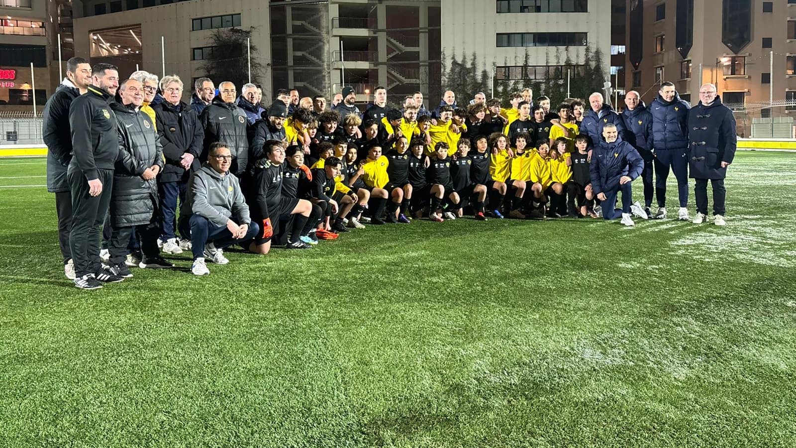 Didier Deschamps et son staff en visite chez les U14 de Cap-d'Ail, le 28 janvier 2025