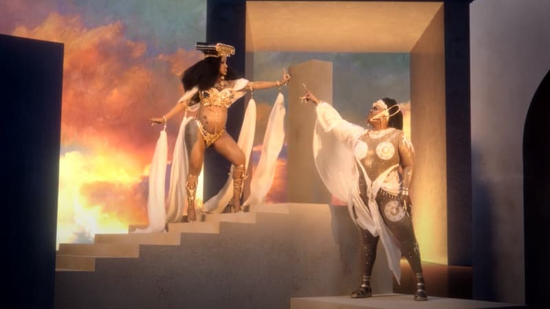 Cardi B et Lizzo dans le clip de "Rumors"