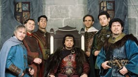 Alexandre Astier et une partie des acteurs de Kaamelott. 