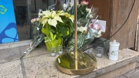Des fleurs en hommage à Thierry Vella, tué dans un bar à Puget-Ville le 19 octobre. 