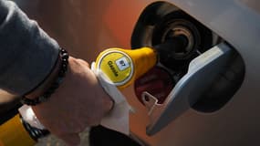 Les taxes sur le carburant n’augmenteront finalement pas au 1er janvier car l’Elysée a finalement choisi de "supprimer" la taxe carbone pour 2019. 