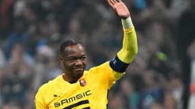 L'émotion de Steve Mandanda, ovationné par le Vélodrome lors de OM-Rennes le 17 mai 2025