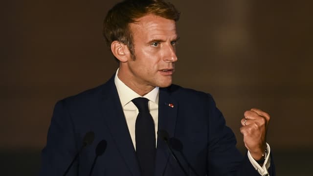 Emmanuel Macron lors du 8e sommet des pays méditerranéens MED7 à Athènes, le 17 septembre 2021