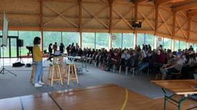 Une réunion publique s'est déroulée à Seyne le 5 juin 2024 pour discuter de l'avenir de la station Grand Puy. 