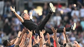 Luis Enrique célébrant le 13e titre de champion de France du PSG, le 5 avril 2025