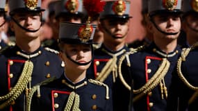 La princesse héritière espagnole des Asturies Leonor prête serment au drapeau, à l'Académie militaire générale de Saragosse, le 7 octobre 2023.