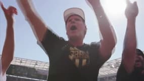 La star Will Ferrel, co-propriétaire du LA FC, chauffe les supporters