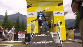 Sam Welsford en retard au départ du contre-la-montre de la 16e étape du Tour de France 2023.