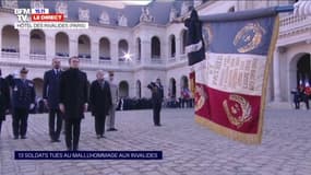 Hommage aux 13 soldats tués au Mali: La Marseillaise résonne dans la cour des Invalides