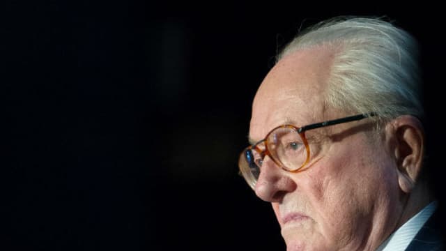 Jean-Marie Le Pen envisage de présenter des candidats concurrents du FN aux législatives de 2017.