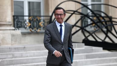 Le ministre de l'Intérieur Bruno Retailleau quitte le Palais présidentiel de l'Elysée après la réunion hebdomadaire du conseil des ministres, le 12 juin 2025.
