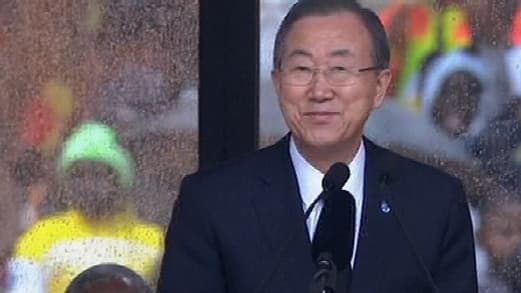 Ban Ki-moon au Soccer City Stadium de Soweto. Ban Ki-moon au Soccer City Stadium de Soweto.