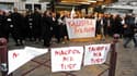 Manifestation de 200 avocats devant le palais de justice de Lille contre le projet de loi sur l'Aide juridictionnelle proposé par Christiane Taubira, Garde des Sceaux