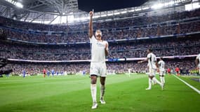 Jude Bellingham célébrant un but au Santiago-Bernabéu