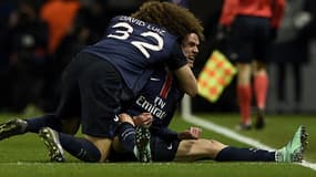 David Luiz félicite Edinson Cavani